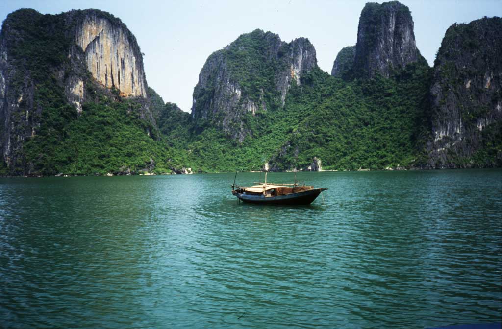 Vietnam 1993 Halong bay