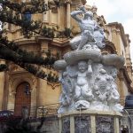Noto Basilica San Domenico con Fontana d'Ercole Noto Basilica San Domenico