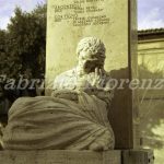 Statua al monumento ai caduti di Norcia